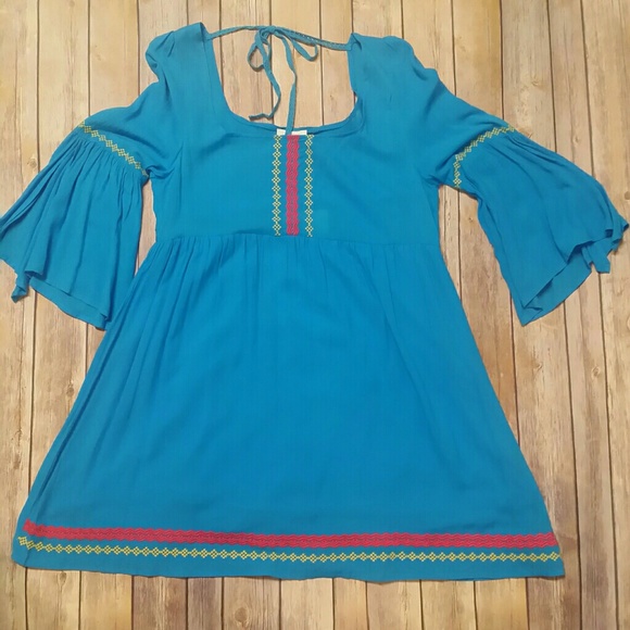BOHO turquoise Embroidered bell sleeve dress NWT - Picture 3 of 7